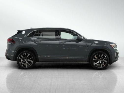 2024 Volkswagen Atlas Cross Sport 2.0T SEL Premium R-Line