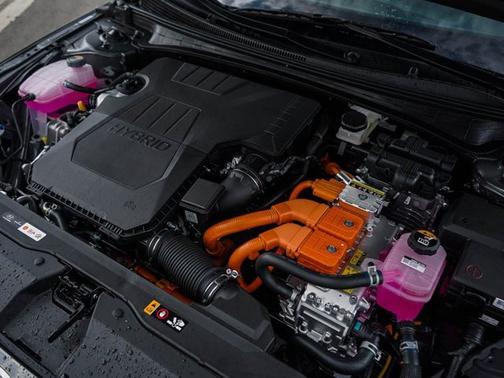 2025 Hyundai ELANTRA HEV SEL Sport