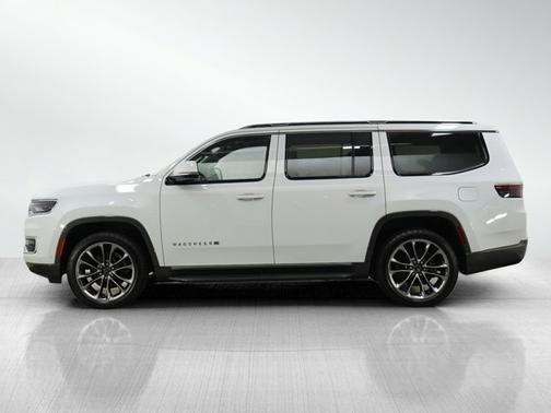 Bright White Clearcoat 2022 Jeep Wagoneer Series II