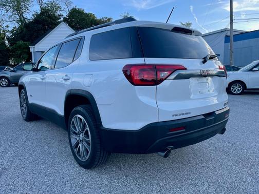 2017 GMC Acadia SLT