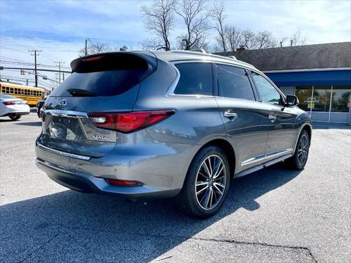 2017 INFINITI QX70 Base