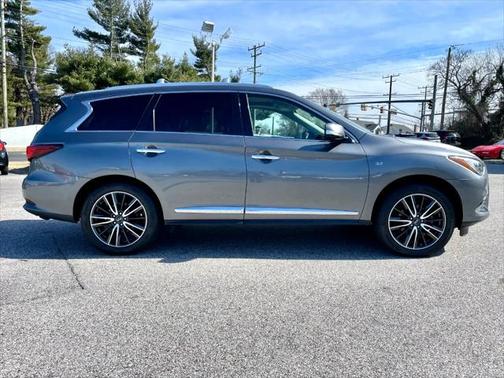 2017 INFINITI QX70 Base