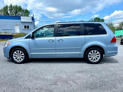2012 Volkswagen Routan SE