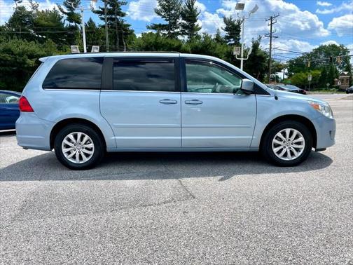 2012 Volkswagen Routan SE