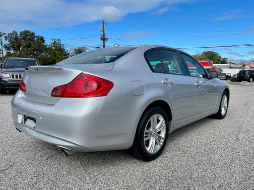 2011 INFINITI G37x Base