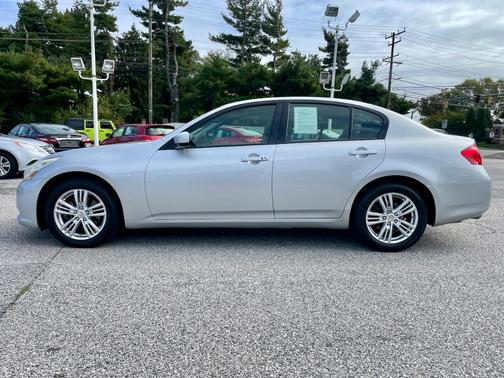 2011 INFINITI G37x Base
