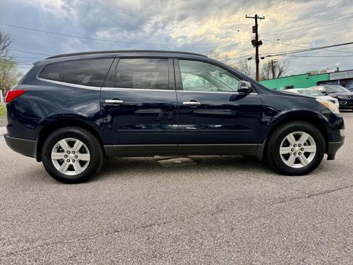 2011 Chevrolet Traverse 2LT