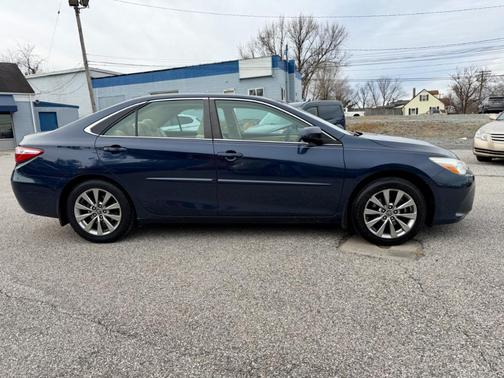 2016 Toyota Camry XLE