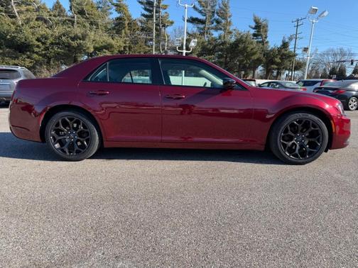 2019 Chrysler 300 Touring