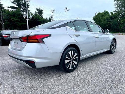 2021 Nissan Altima 2.5 SV