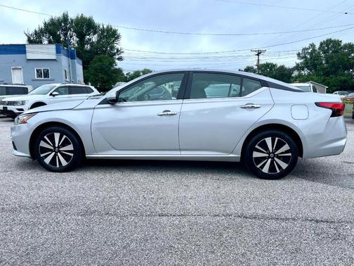 2021 Nissan Altima 2.5 SV