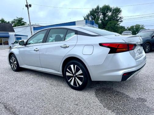 2021 Nissan Altima 2.5 SV