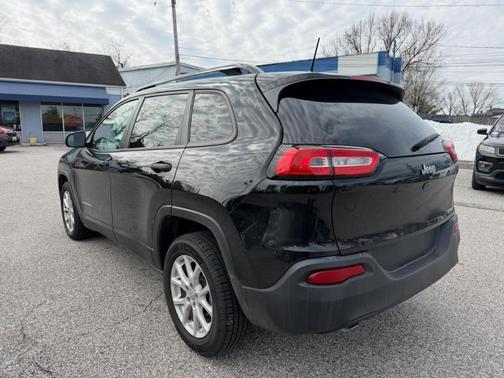 2017 Jeep Cherokee Sport