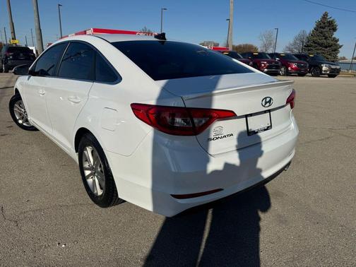 2017 Hyundai SONATA SE