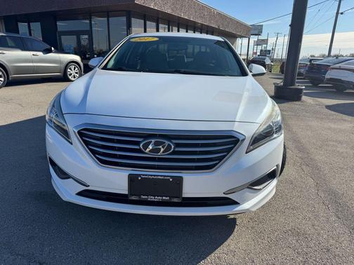 2017 Hyundai SONATA SE