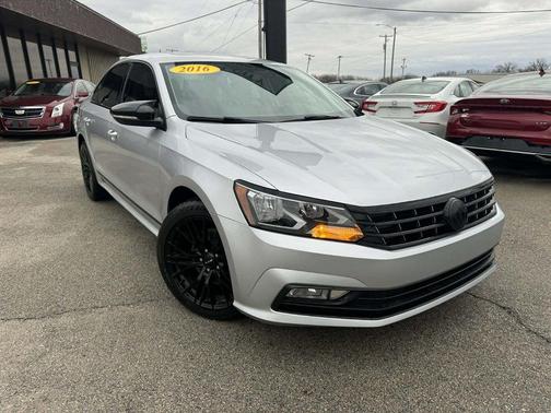 2016 Volkswagen Passat 1.8T SE w/Technology