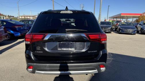 2017 Mitsubishi Outlander ES