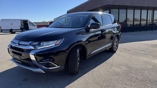 2017 Mitsubishi Outlander ES