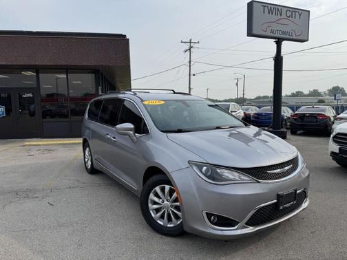 2019 Chrysler Pacifica Touring-L