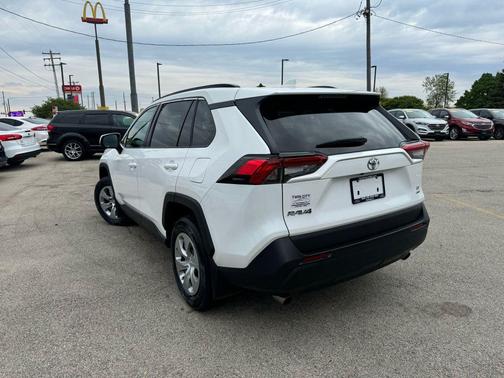 2021 Toyota RAV4 LE