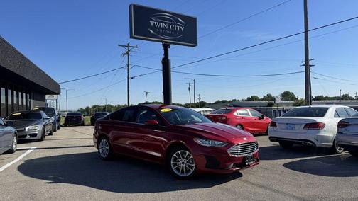 Red 2020 Ford Fusion SE