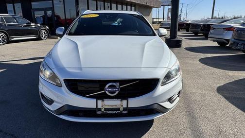 2017 Volvo V60 T6 R-Design Platinum