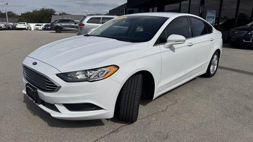 White 2018 Ford Fusion SE
