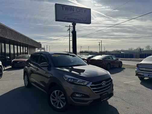2017 Hyundai TUCSON SE