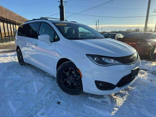 2018 Chrysler Pacifica Touring-L Plus