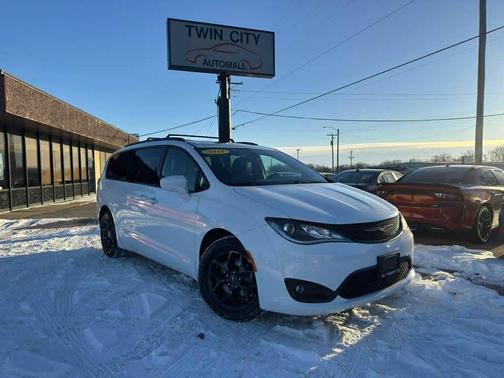 2018 Chrysler Pacifica Touring-L Plus