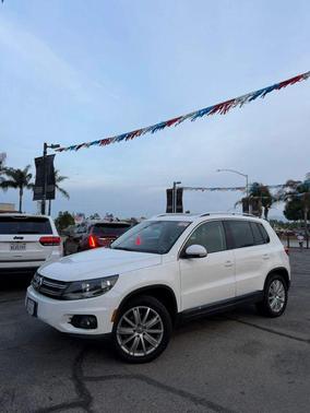 White 2012 Volkswagen Tiguan SE