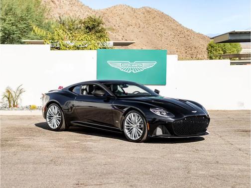 2022 Aston Martin DBS Coupe