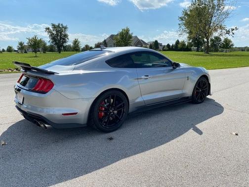 Photo 4 of 21 of 2021 Ford Shelby GT500