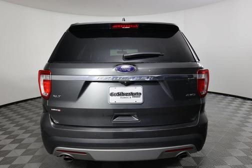 Smoked Quartz Metallic Tinted Clearcoat 2017 Ford Explorer XLT
