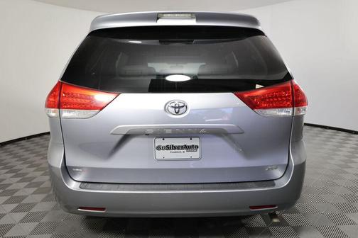 Silver Sky Metallic 2011 Toyota Sienna XLE