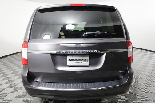 Brilliant Black Crystal Pearlcoat 2014 Chrysler Town & Country Touring-L