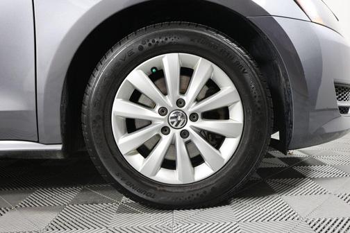 2015 Volkswagen Passat 1.8T S