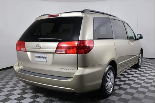 2004 Toyota Sienna LE