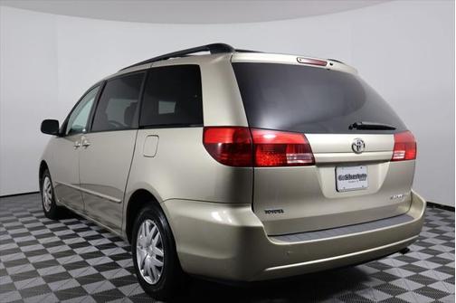2004 Toyota Sienna LE