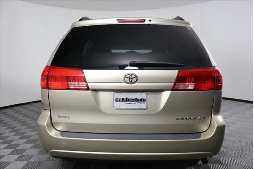2004 Toyota Sienna LE