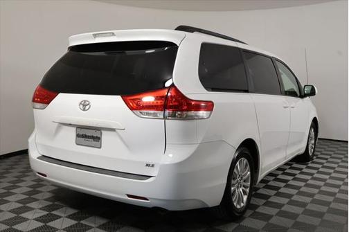 2014 Toyota Sienna XLE