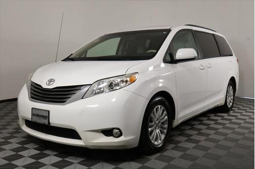 2014 Toyota Sienna XLE