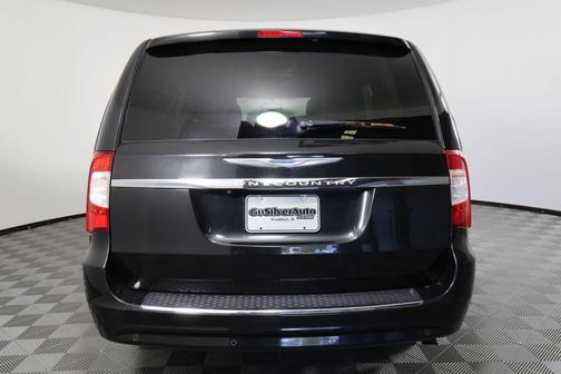 2015 Chrysler Town & Country Touring-L