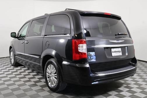 2015 Chrysler Town & Country Touring-L