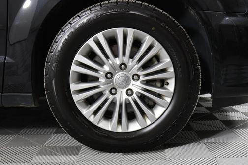 2015 Chrysler Town & Country Touring-L