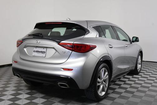 2018 INFINITI QX30 Luxury