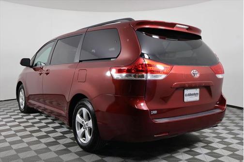 2011 Toyota Sienna LE