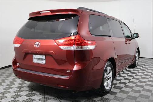 2011 Toyota Sienna LE