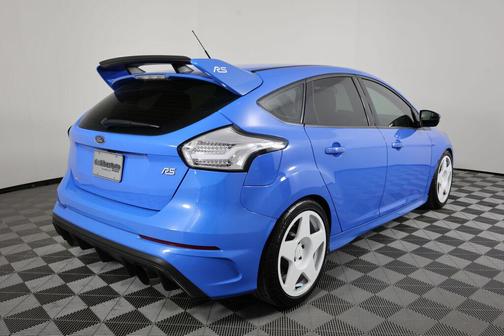 Nitrous Blue Quad-Coat 2017 Ford Focus RS Base