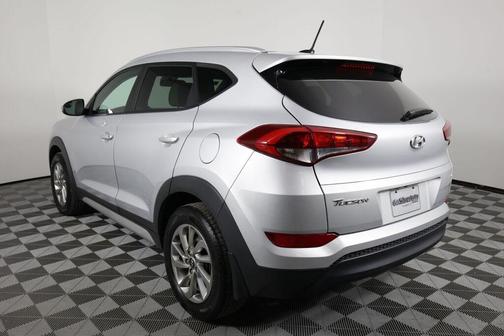 Molten Silver 2017 Hyundai TUCSON SE